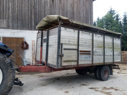 Verkaufe Großen Traktor Viehanhänger