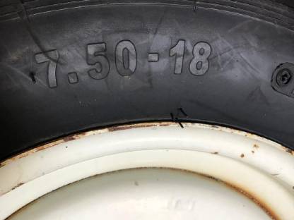 Bild 5:Reifen für Steyr 855