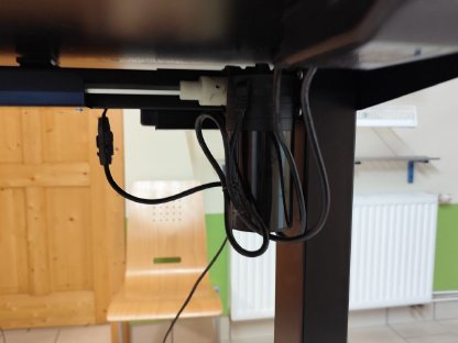 Bild 2:Verkaufe EDV Tisch, el. höhenverstellbar