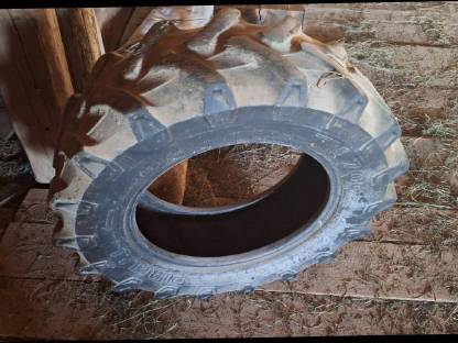 Bild 4:Gebrauchter Traktorreifen