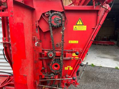 Bild 4:Pöttinger Ladewagen Ernteboss 2