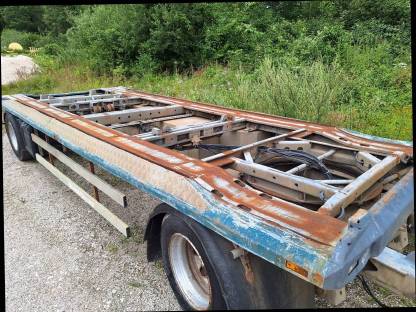 Bild 4:Hänger für Abrollcontainer