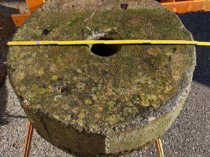 Bild 3:Mühlstein/Mahlstein