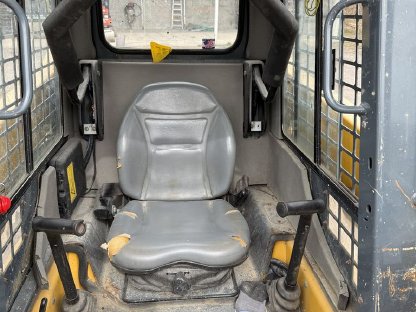 Bild 4:Kompaktlader GEHL SL 4240 Baumaschine