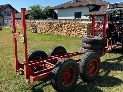 Bild 4:Anhänger für Holztransport