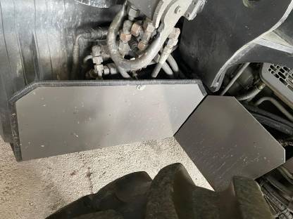 Bild 6:Forst Unterbodenschutz Fendt 300 Vario Typ 339