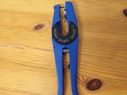 Bild 2:Ohrenmarkenzange Merko M2