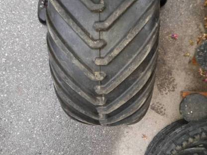 Bild 4:Mähtrac Reifen 29x12.50-15