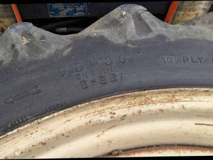 Bild 7:Traktorreifen mit 36 Zoll Felgen, Steyr