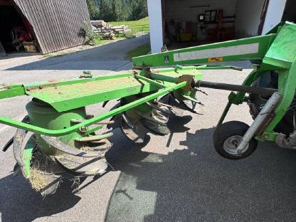 Bild 2:Trommelschwader Deutz Fahr