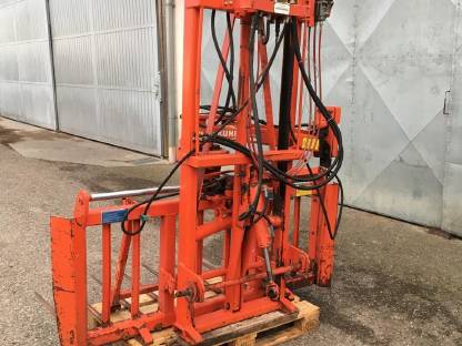 Bild 2:Kuhn Siloblockschneider