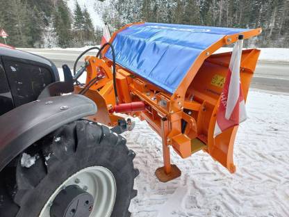 Bild 3:Kahlbacher Schneepflug HES 250