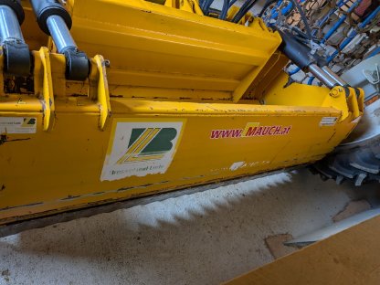 Bild 3:Silozange massiv mit Hubgerüst