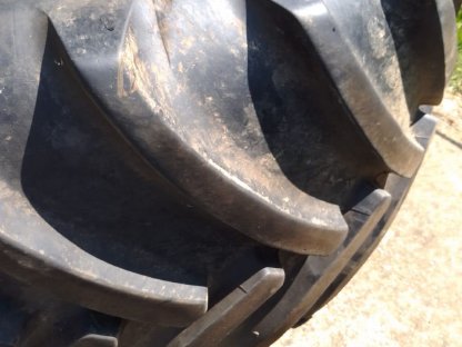 Bild 3:Reifen Mitas 900/60 R32