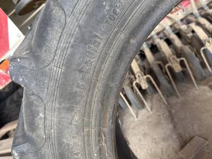 Bild 2:Reifen Uniroyal 11.2R24