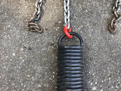 Bild 2:Entlastungsfedern für frontmähwerk