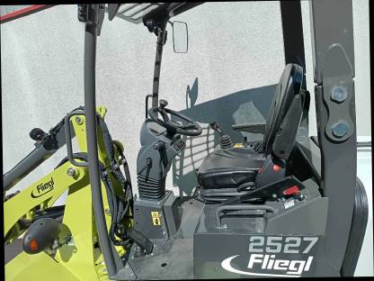 Bild 7:Fliegl Hoflader/Radlader/Hoftrac