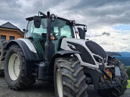 Bild 3:Valtra N174 Rüfa