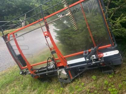 Bild 3:Ibex G2 mit Mähwerk, Allroundmax, Kreisler, Anbaukiste