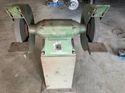 Bild 4:Industrie-Schleifbock FFD