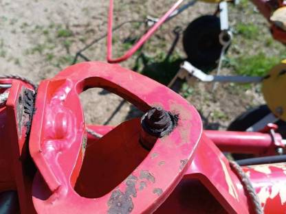 Bild 3:Kreiselheuer Pöttinger HIT54N