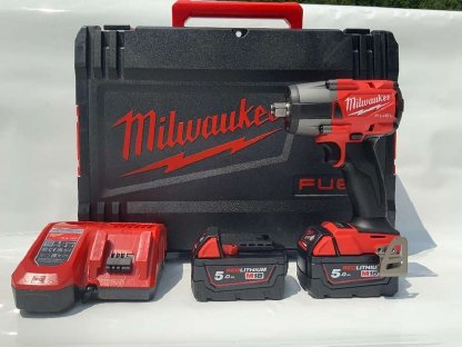 Milwaukee Akku Schlagschrauber mit Akkus und Ladegerät Neu M18FMTIW2F12-502X