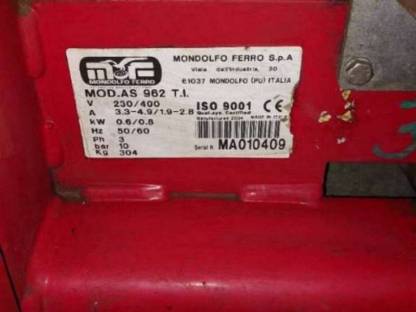 Bild 3:Reifenmontiermaschine