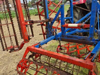 Bild 2:Starre Zinkenegge, Egge