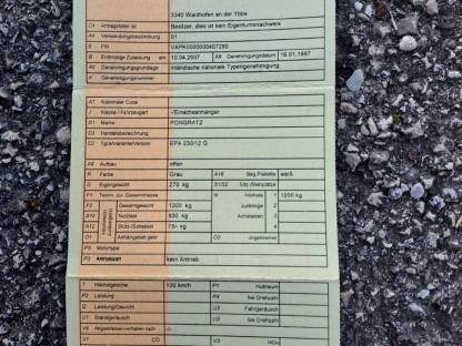 Bild 2:Autoanhänger