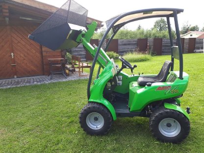 Bild 2:Hoflader Avant