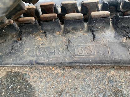 Bild 2:Gummiketten für Takeuchi Bagger TB 016 und 235