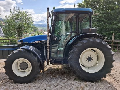 Verkaufe Traktor New Holland TN75D