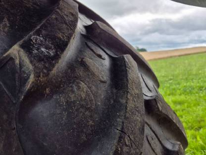 Bild 5:Reifen 480/70R34 BKT