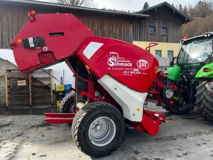 Bild 6:Rundballenpresse Lely RP245