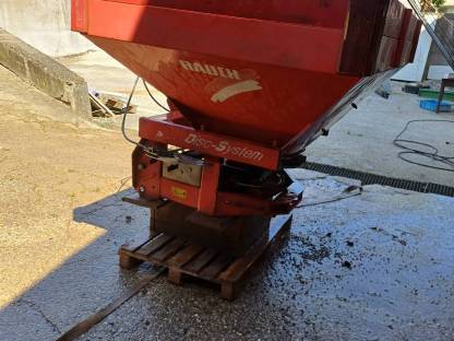 Bild 4:Düngerstreuer Rauch MDS 921