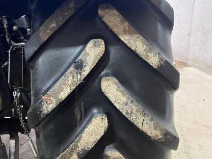 Bild 2:Traktorreifen