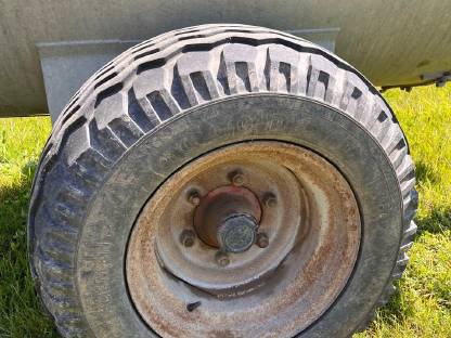 Bild 6:Vakuumat Güllefass Jauchefass