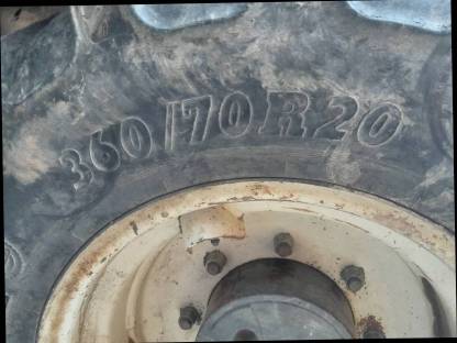 Bild 2:BKT Traktor Reifen 360/70 R20