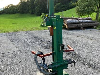 Bild 2:Holzspalter Posch 20 t