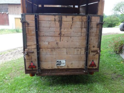 Bild 3:Viehanhänger mit Beleuchtung