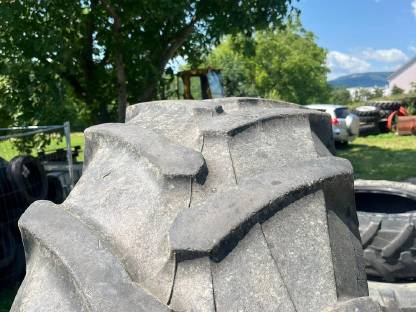 Bild 5:Traktorreifen