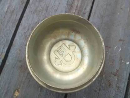 Bild 2:Radkappe Claas Ladewagen Achse