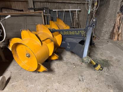 Bild 2:Mammut Verteilwalze SF175