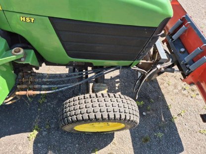 Bild 5:John Deere 4400 Traktor Schneeschild & Salzstreuer