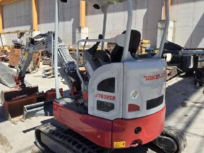 Bild 3:Takeuchi TB325R