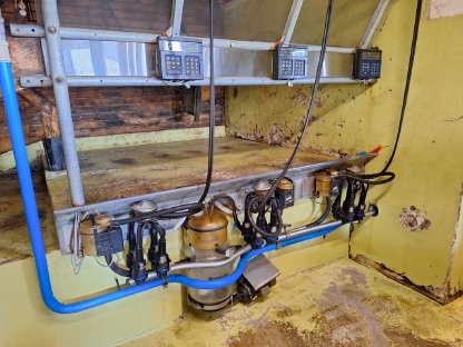 DeLaval Melkstand u. Milchtank