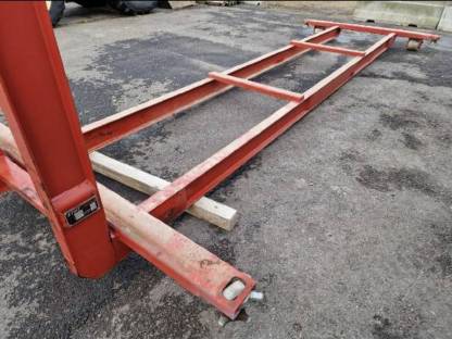 Bild 3:Abrollcontainer, Abrollplattform, Containerplattform