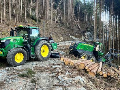 Bild 2:John Deere 6R 6215