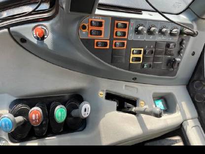 Bild 6:Valtra Traktor 123N, Bulldog