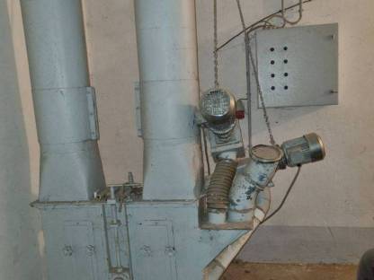 Getreideanlage mit Becherelevator, Getreideschnecken und Steuerung